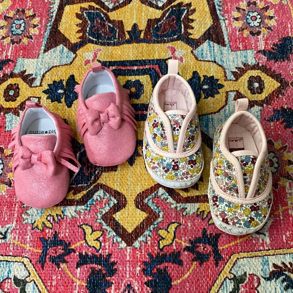 2 pairs baby shoes